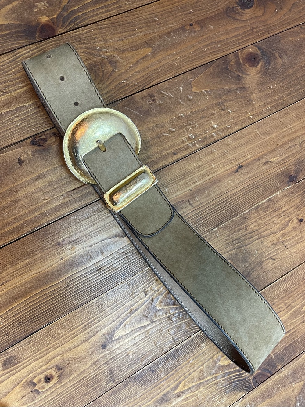 Dana Buchman vintage belt size 30 tan Nubuck with gold tone buckle